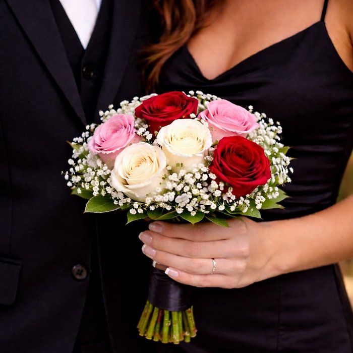 Small Rose Handtied Bouquet