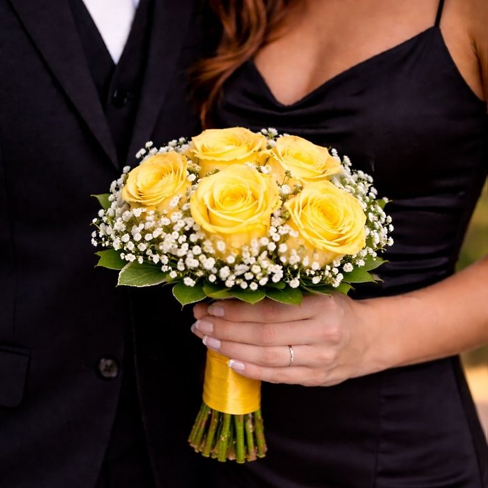 Small Rose Handtied Bouquet