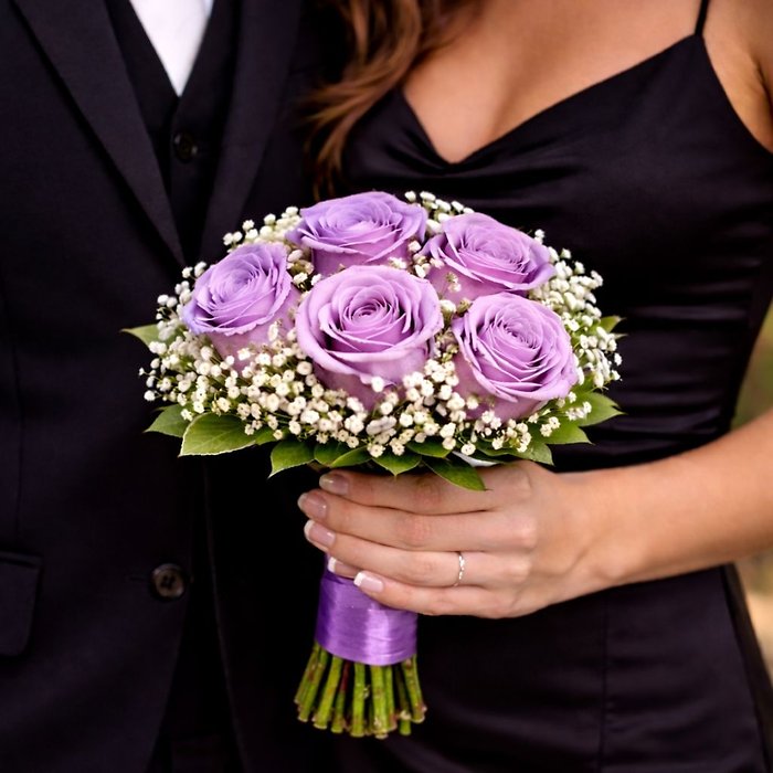 Small Rose Handtied Bouquet